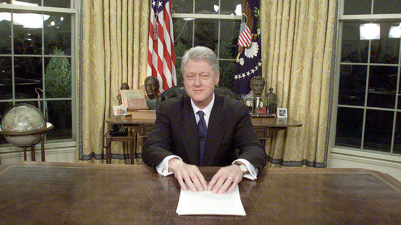 Bill Clinton delivers farewell address in 2001