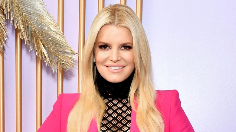 Jessica Simpson posing at an event
