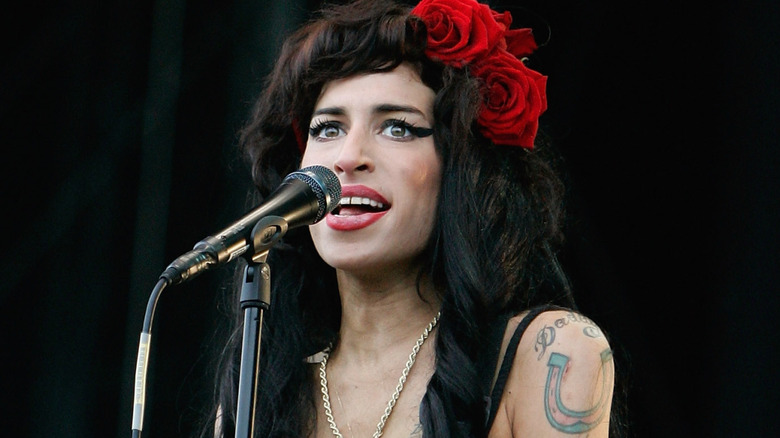 Amy Winehouse singing