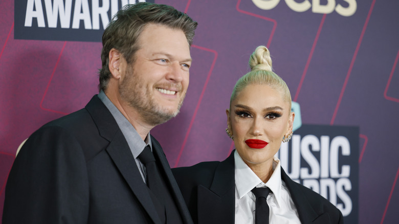 Blake Shelton and Gwen Stefani smiling