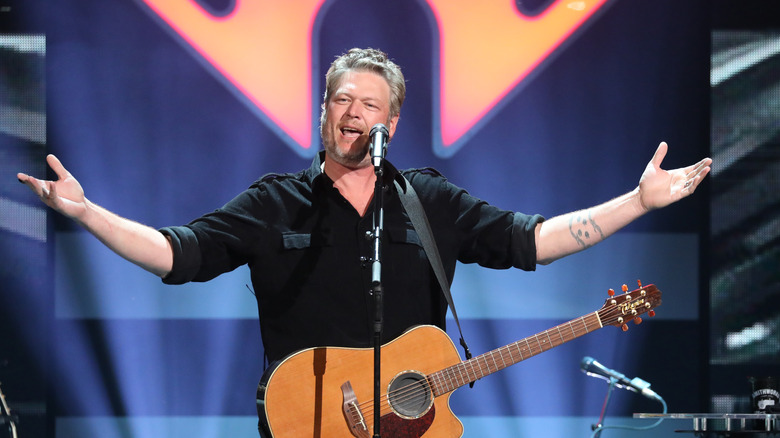 Blake Shelton with guitar