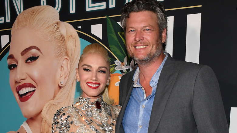 Blake Shelton and Gwen Stefani smiling
