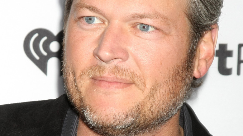 Blake Shelton posing