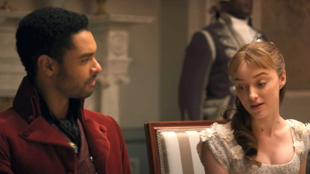 Regé-Jean Page and Phoebe Dynevor in Bridgerton