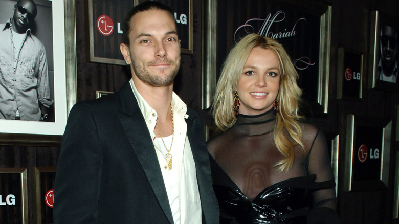 Kevin Federline and Britney Spears smile