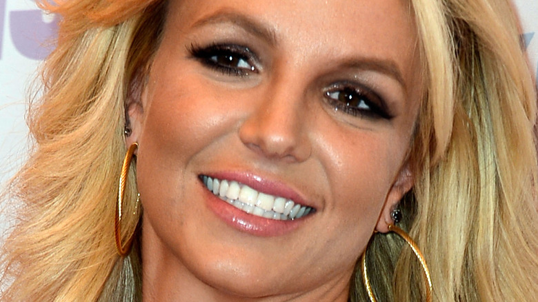 Britney Spears hoops