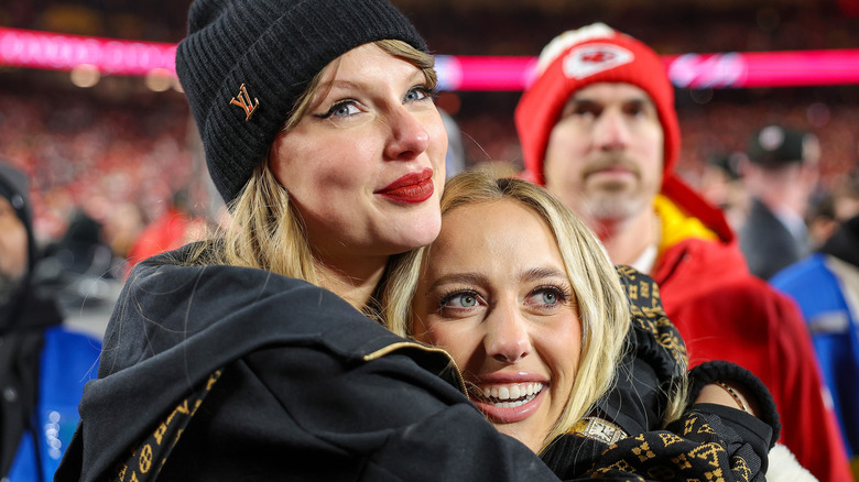 Taylor Swift and Brittany Mahomes hugging
