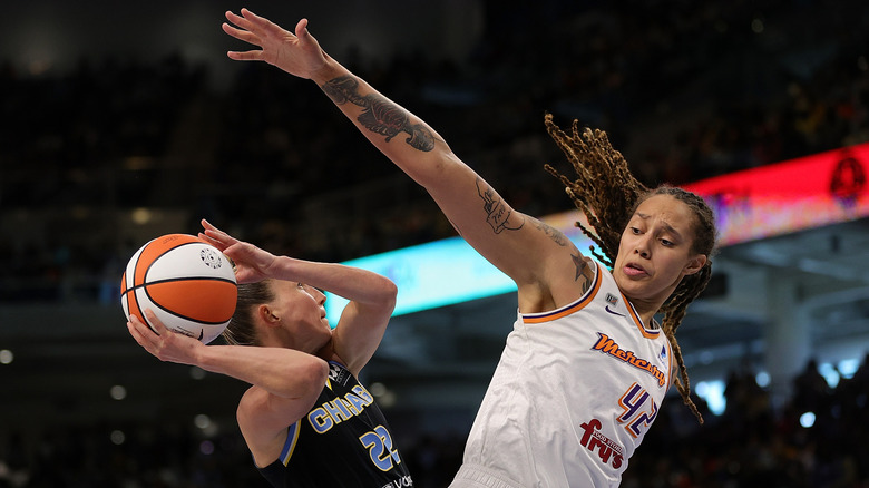 Brittney Griner playing basketball