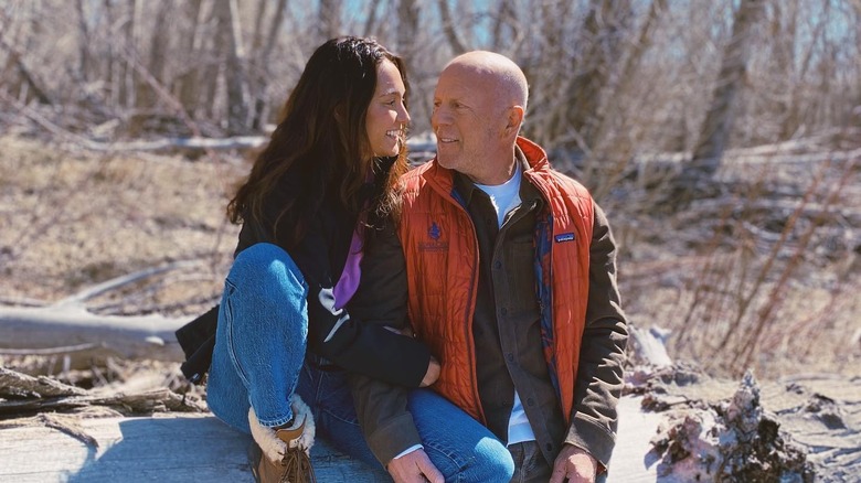 Emma Heming Willis and Bruce Willis posing