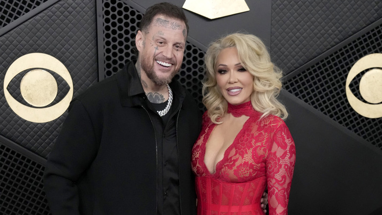 Jelly Roll and Bunnie Xo on the red carpet.