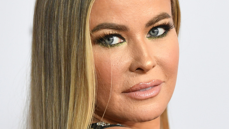 Carmen Electra glare red carpet