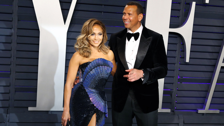 Jennifer Lopez, Alex Rodriquez posing