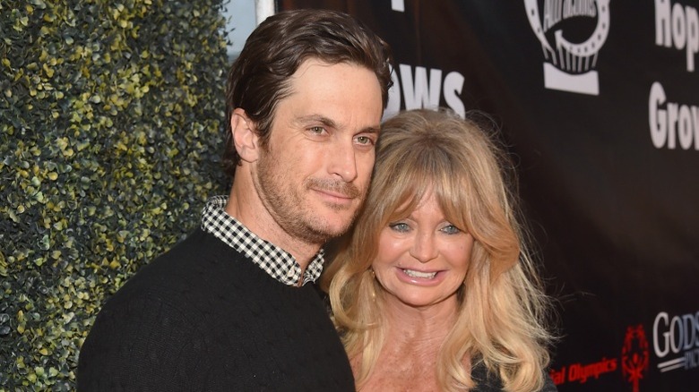 Oliver Hudson and Goldie Hawn smiling