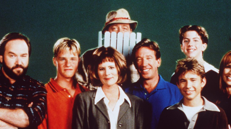 Earl Hindman with "Home Improvement" cast
