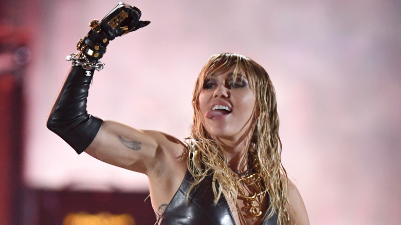 Miley Cyrus at the 2019 iHeartRadio Music Festival