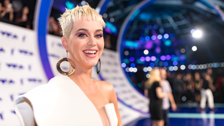 Katy Perry pixie cut