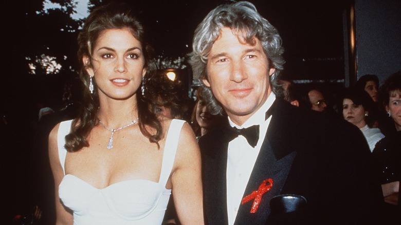 Cindy Crawford, Richard Gere posing