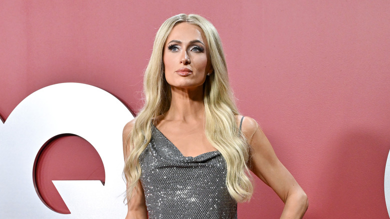 Paris Hilton, pouting