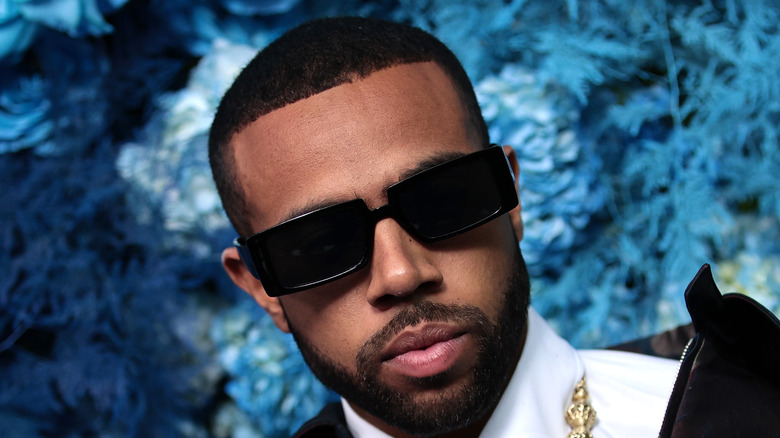 Vic Mensa pose sunglasses