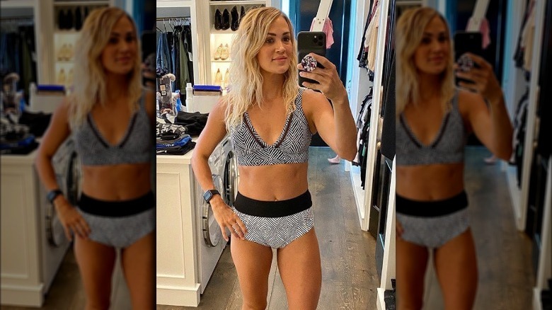 Carrie Underwood's closet swimsuit selfie