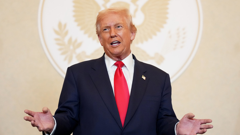 Donald Trump red tie