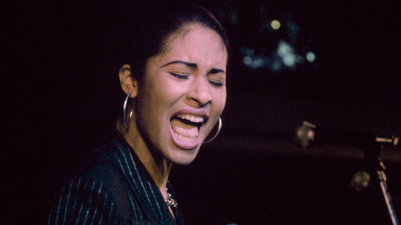Selena Quintanilla-Pérez performing in 1995