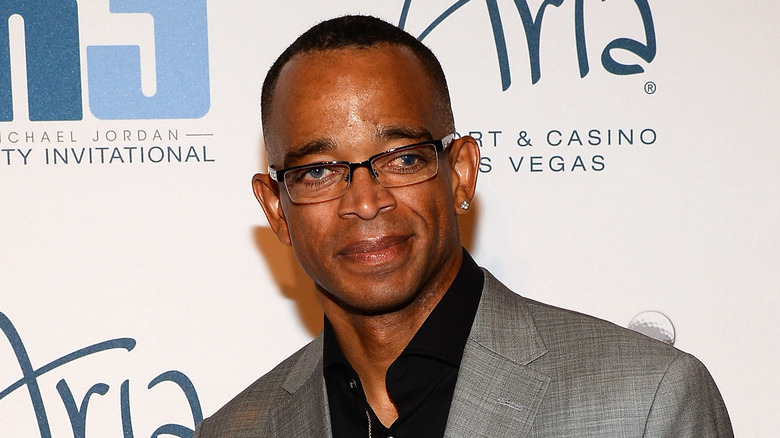 Stuart Scott posing