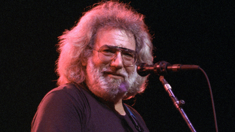 Jerry Garcia singing in San Francisco in 1991