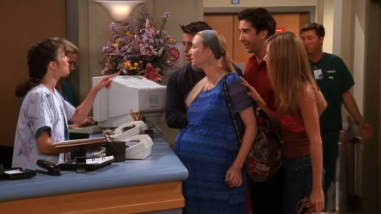 Lisa Kudrow's Phoebe is pregnant on an episode of friends