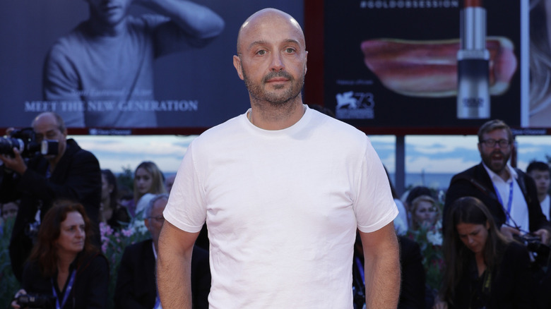 Joe Bastianich posing at event