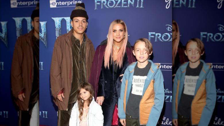 Evan Ross Ashlee Simpson Ross with children 