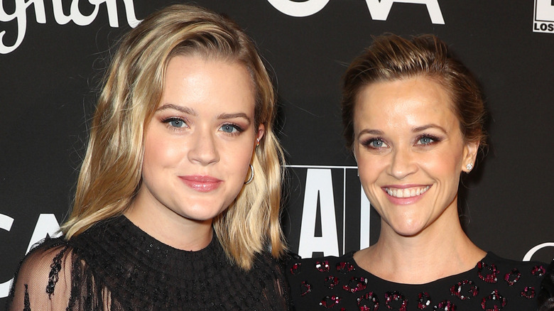 Reese Witherspoon & Ava Phillipe