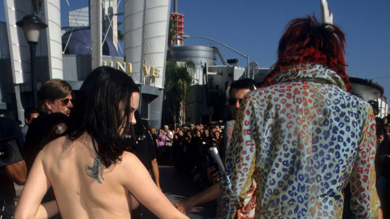 Rose McGowan at the 1998 VMAs