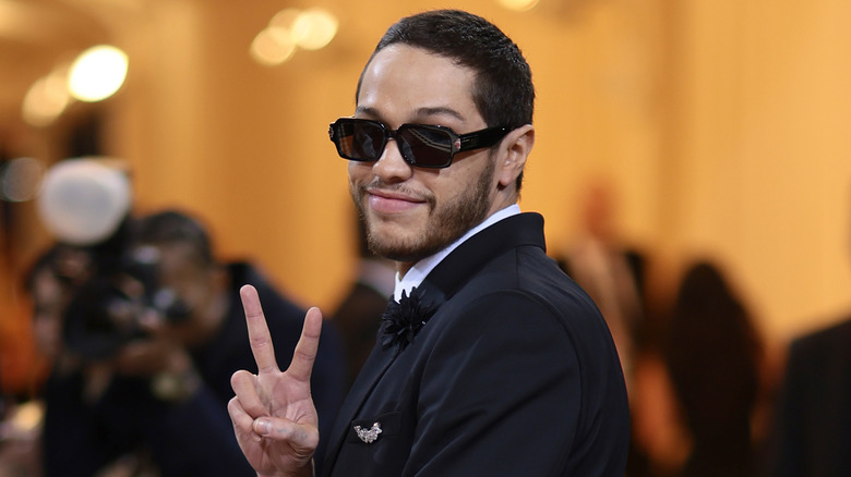 Pete Davidson making peace sign