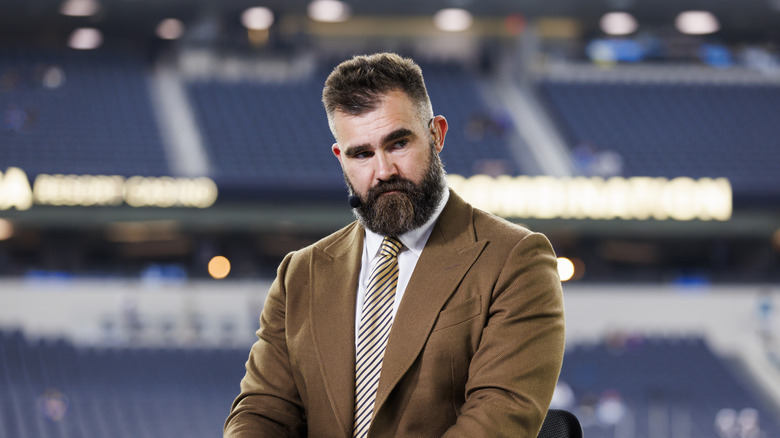 Jason Kelce posing for cameras