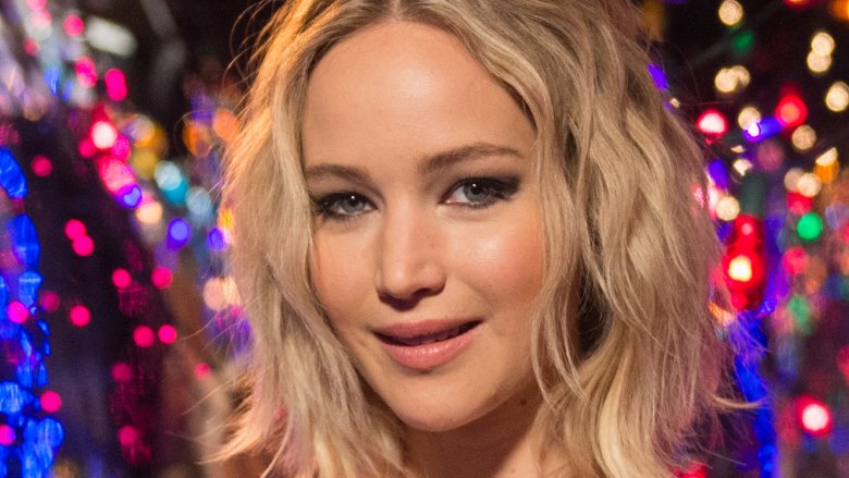 Jennifer Lawrence wavy bob slightly smiling