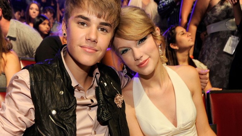 Justin Bieber and Taylor Swift at the 2012 Teen Choice Awards