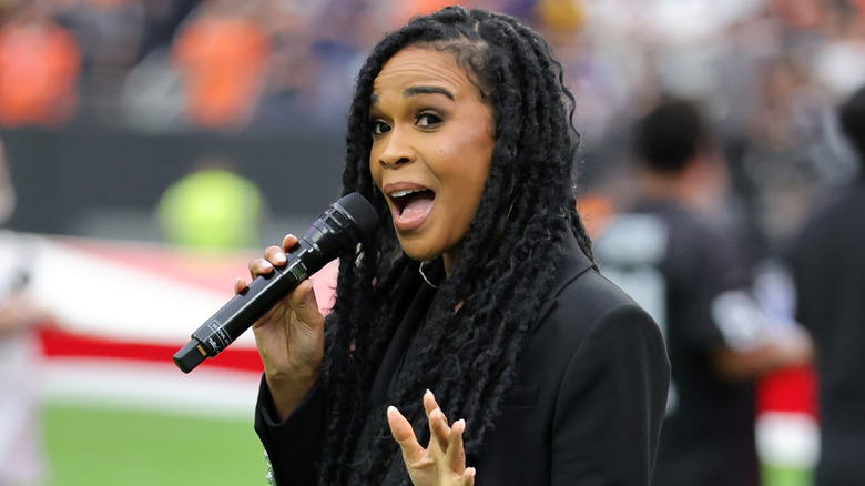 Michelle Williams singing