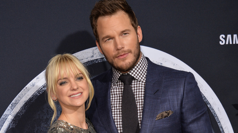 Chris Pratt and Anna Faris smiling