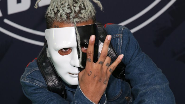 XXXTentacion posing