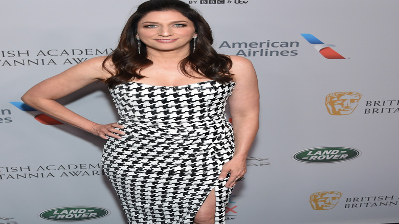Chelsea Peretti posing on red carpet