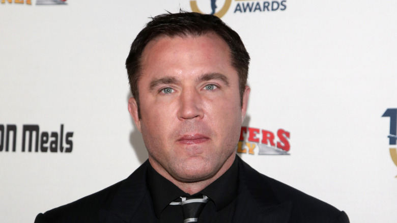 Chael Sonnen posing