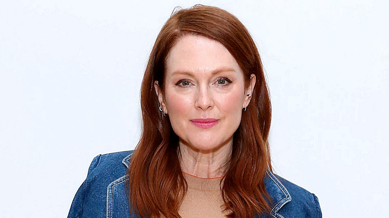 Julianne Moore smiling red hair