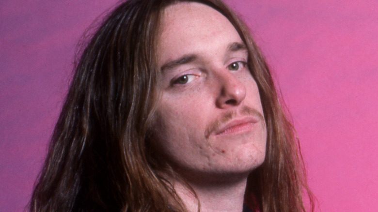 Cliff Burton posing
