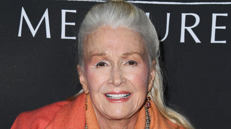 Diane Ladd posing at an event.