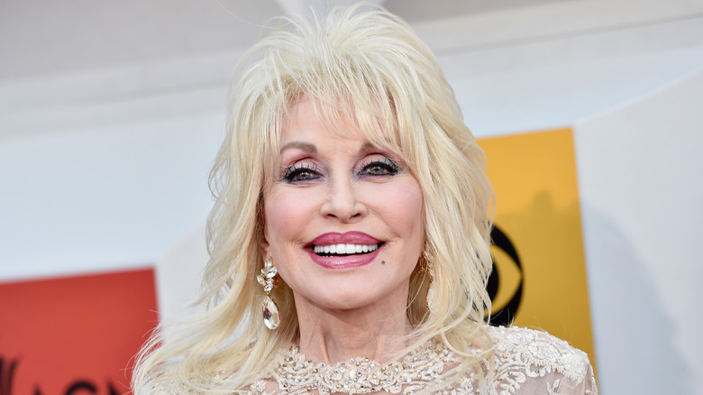 Dolly Parton smiling in 2016