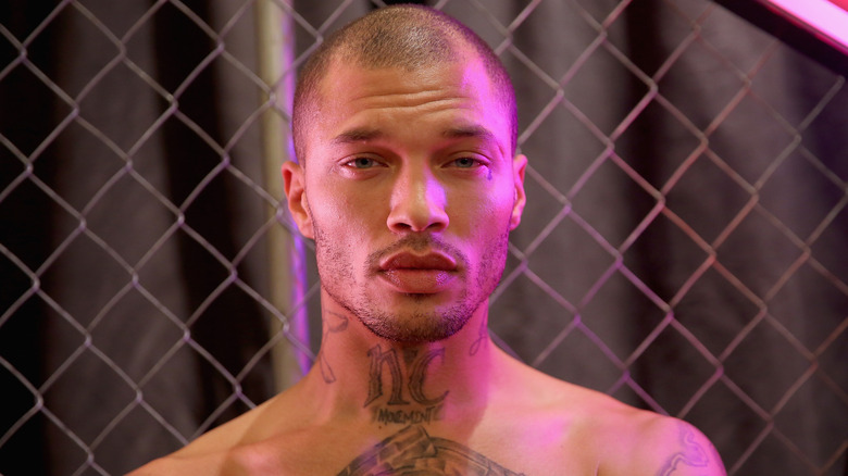 Jeremy Meeks posing