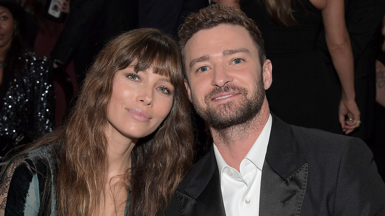 Jessica Biel and Justin Timberlake, seated