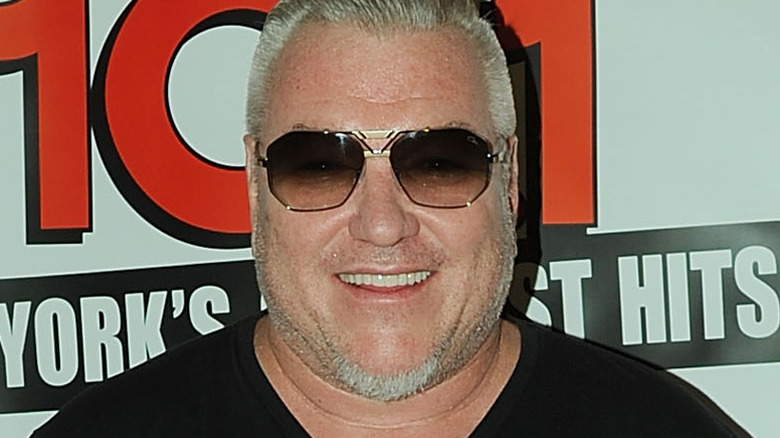 Steve Harwell on the red carpet 