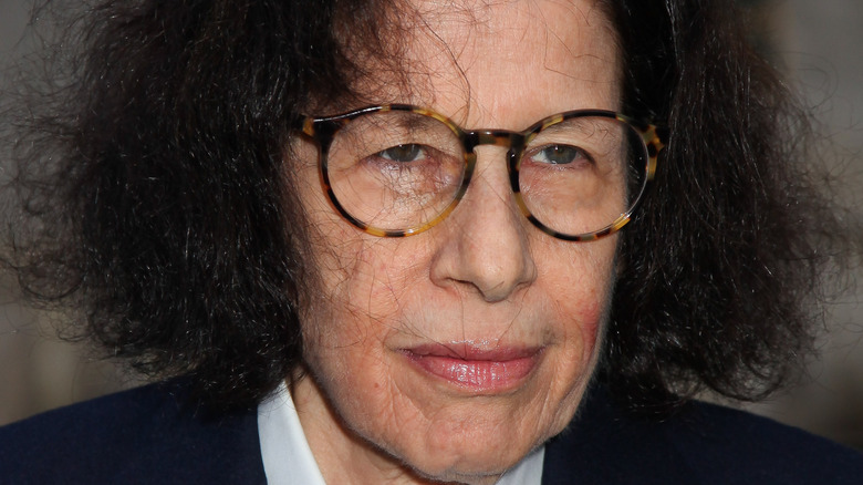 Fran Lebowitz posing for cameras